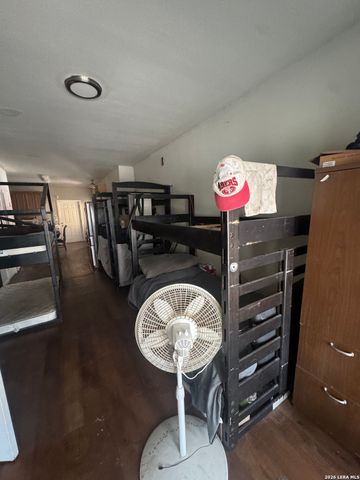 210 W Quill, San Antonio, TX 78228