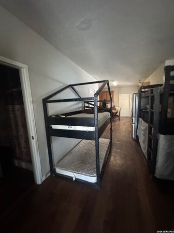 210 W Quill, San Antonio, TX 78228