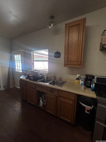 210 W Quill, San Antonio, TX 78228