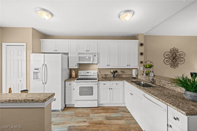 9175 Celeste DR 306, Naples, FL 34113