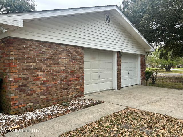 12704 Cambridge Boulevard, Ocean Springs, MS 39564