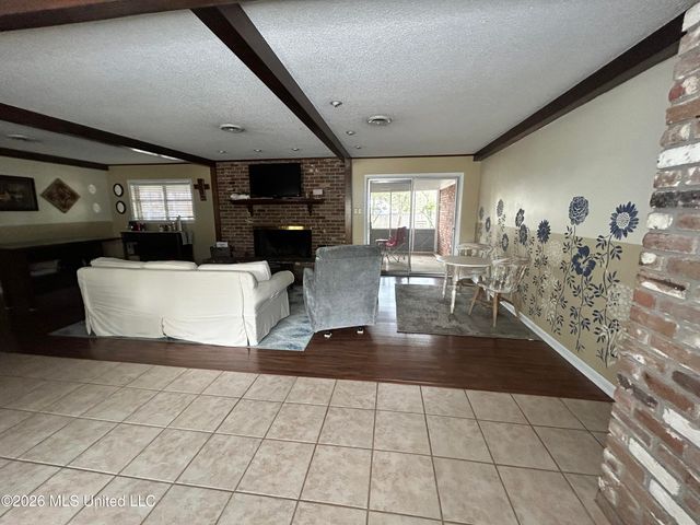 12704 Cambridge Boulevard, Ocean Springs, MS 39564