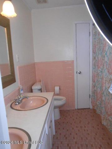 12704 Cambridge Boulevard, Ocean Springs, MS 39564