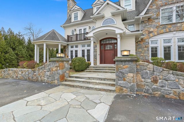 73 Lake Wind Road, New Canaan, CT 06840