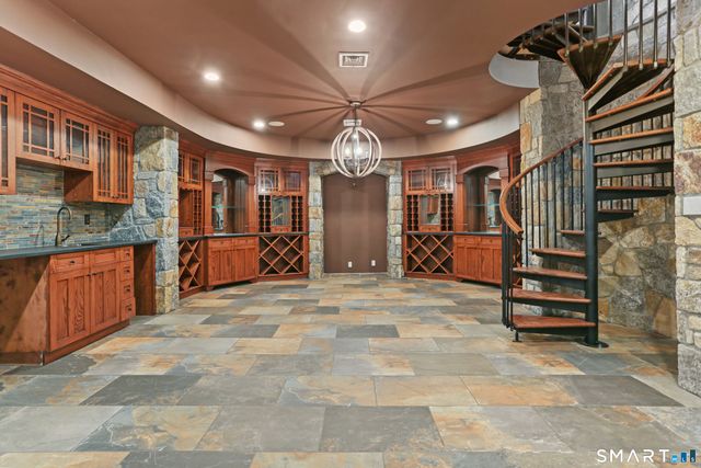 73 Lake Wind Road, New Canaan, CT 06840