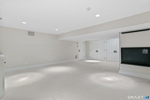 73 Lake Wind Road, New Canaan, CT 06840