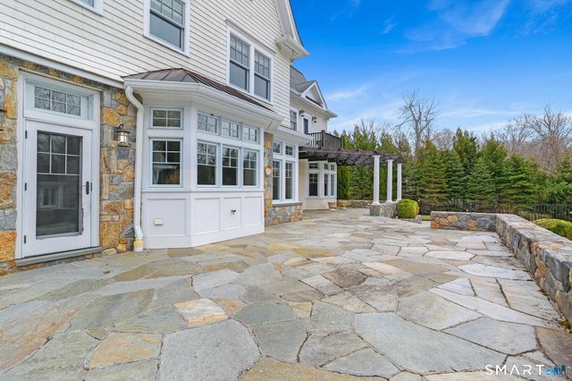 73 Lake Wind Road, New Canaan, CT 06840