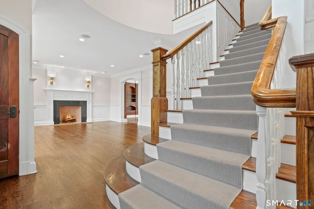 73 Lake Wind Road, New Canaan, CT 06840