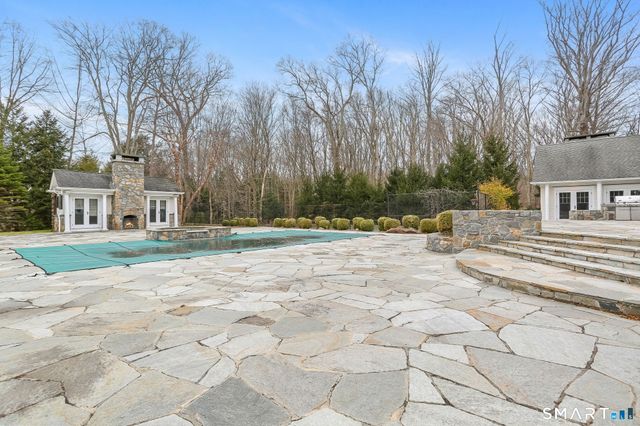 73 Lake Wind Road, New Canaan, CT 06840