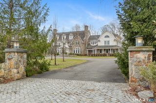 73 Lake Wind Road, New Canaan, CT 06840