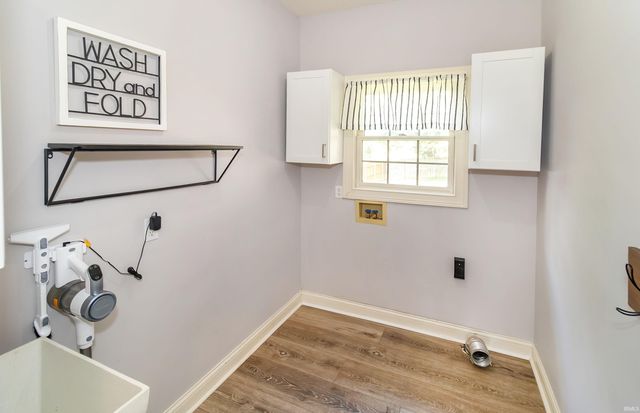 10210 Brook Meadow Drive, Evansville, IN 47711