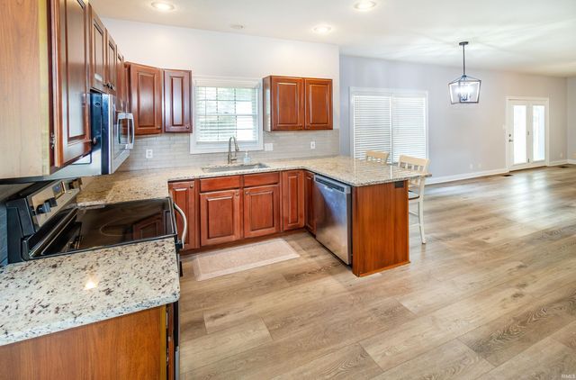 10210 Brook Meadow Drive, Evansville, IN 47711