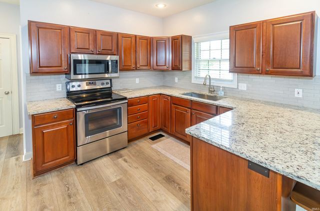 10210 Brook Meadow Drive, Evansville, IN 47711