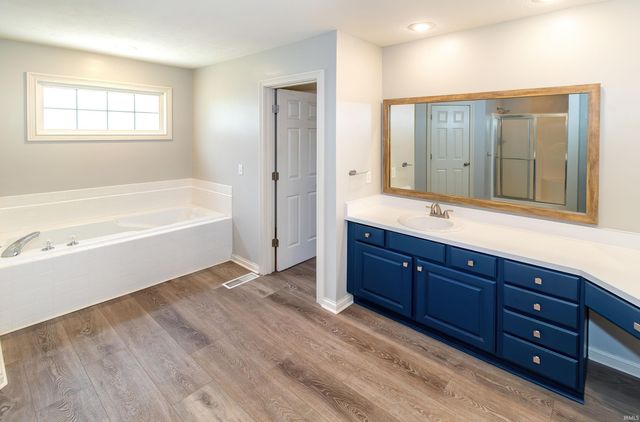 10210 Brook Meadow Drive, Evansville, IN 47711