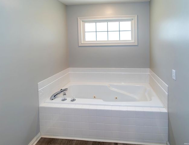 10210 Brook Meadow Drive, Evansville, IN 47711