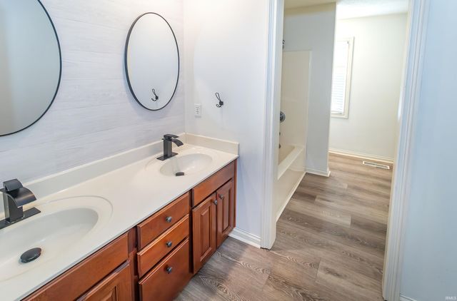 10210 Brook Meadow Drive, Evansville, IN 47711