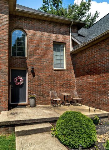 10210 Brook Meadow Drive, Evansville, IN 47711