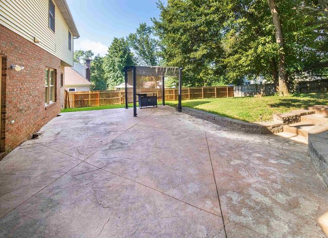 10210 Brook Meadow Drive, Evansville, IN 47711