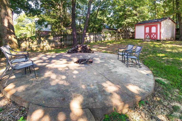 10210 Brook Meadow Drive, Evansville, IN 47711