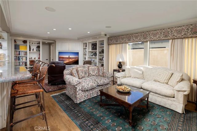 3871 Mistral Drive, Huntington Beach, CA 92649