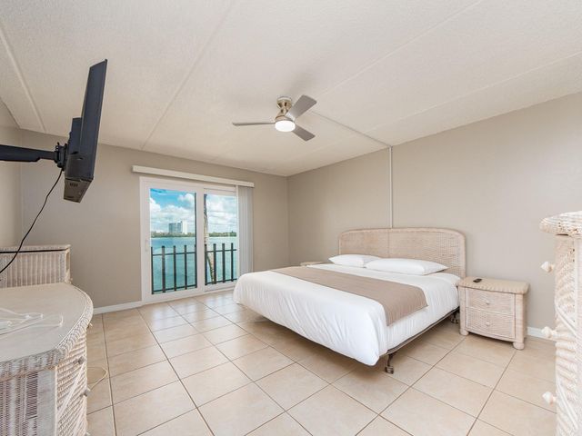 868 BAYWAY BOULEVARD 208, Clearwater, FL 33767