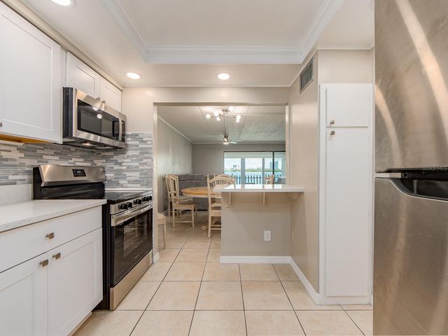 868 BAYWAY BOULEVARD 208, Clearwater, FL 33767