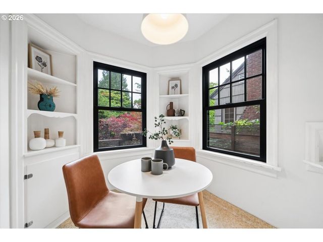 2706 Ne AINSWORTH St, Portland, OR 97211