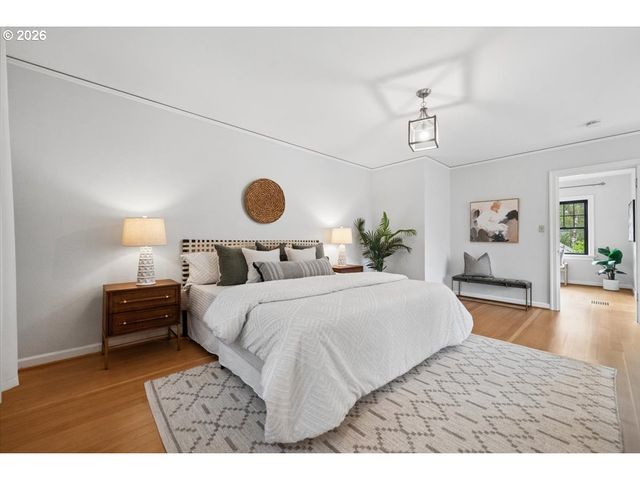 2706 Ne AINSWORTH St, Portland, OR 97211