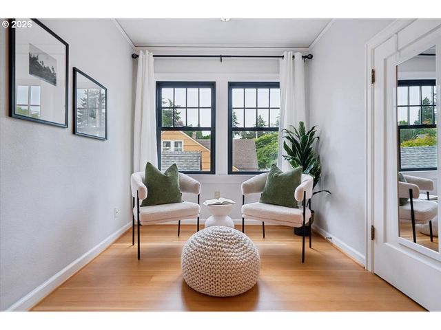 2706 Ne AINSWORTH St, Portland, OR 97211