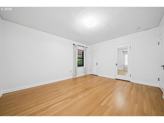 2706 Ne AINSWORTH St, Portland, OR 97211