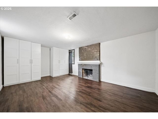 2706 Ne AINSWORTH St, Portland, OR 97211