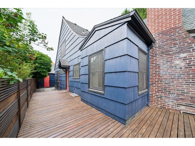 2706 Ne AINSWORTH St, Portland, OR 97211