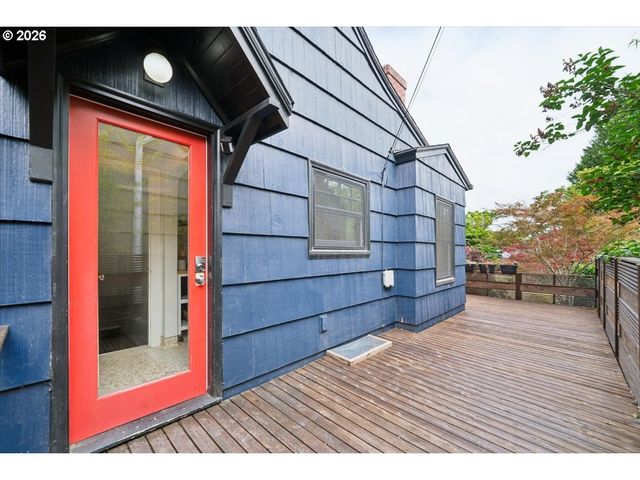 2706 Ne AINSWORTH St, Portland, OR 97211