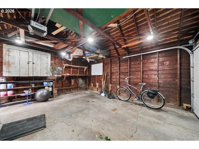 2706 Ne AINSWORTH St, Portland, OR 97211