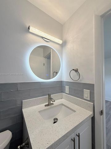 520 SW 5th St 2, Hallandale Beach, FL 33009