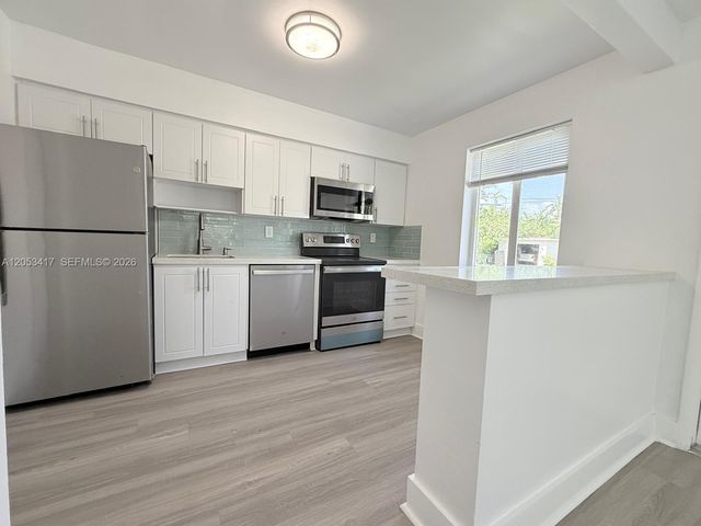520 SW 5th St 2, Hallandale Beach, FL 33009