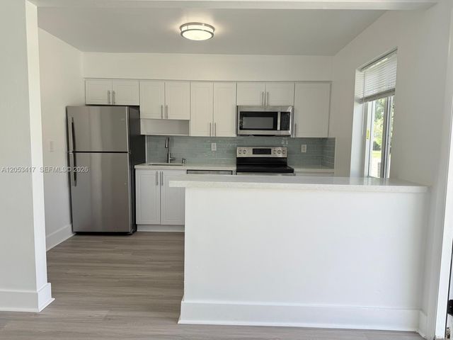 520 SW 5th St 2, Hallandale Beach, FL 33009