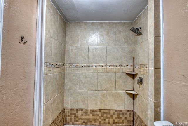 98 Guayacan, Carrizo Springs, TX 78834