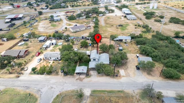 98 Guayacan, Carrizo Springs, TX 78834