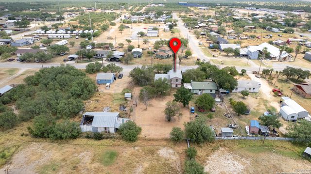 98 Guayacan, Carrizo Springs, TX 78834
