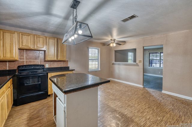 98 Guayacan, Carrizo Springs, TX 78834