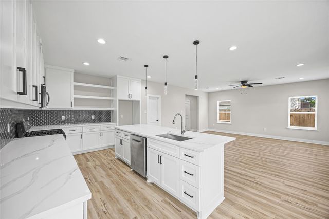 8203 Gladstone Street, Houston, TX 77051