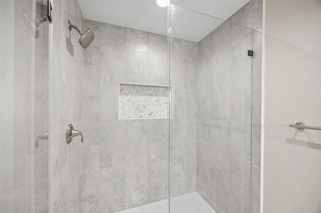 8203 Gladstone Street, Houston, TX 77051