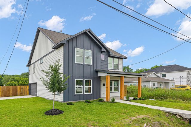 8203 Gladstone Street, Houston, TX 77051