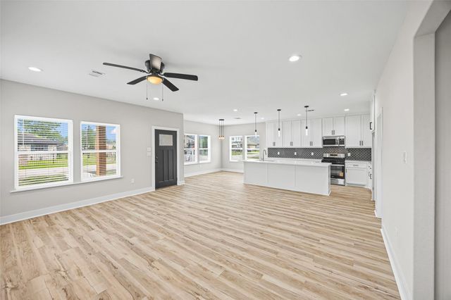 8203 Gladstone Street, Houston, TX 77051