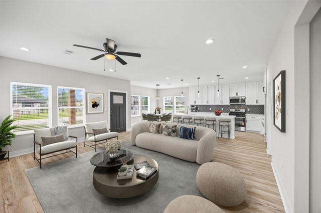 8203 Gladstone Street, Houston, TX 77051