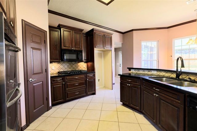 2405 SW 113th Terrace, Moore, OK 73170