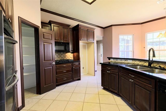 2405 SW 113th Terrace, Moore, OK 73170