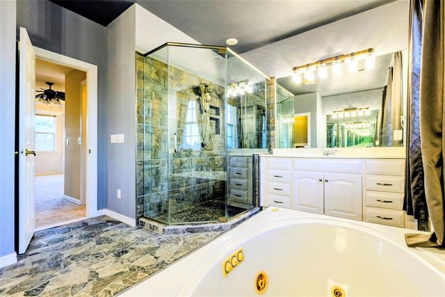 2405 SW 113th Terrace, Moore, OK 73170