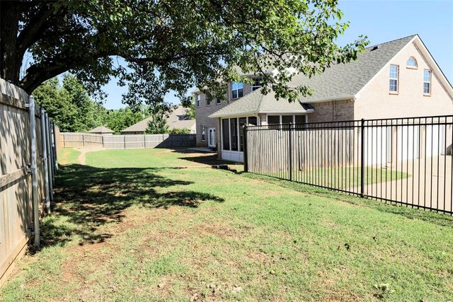 2405 SW 113th Terrace, Moore, OK 73170